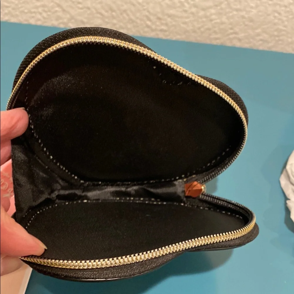 Juicy Couture Black Heart-Shaped belt Bag  NWT - Picture 4 of 4